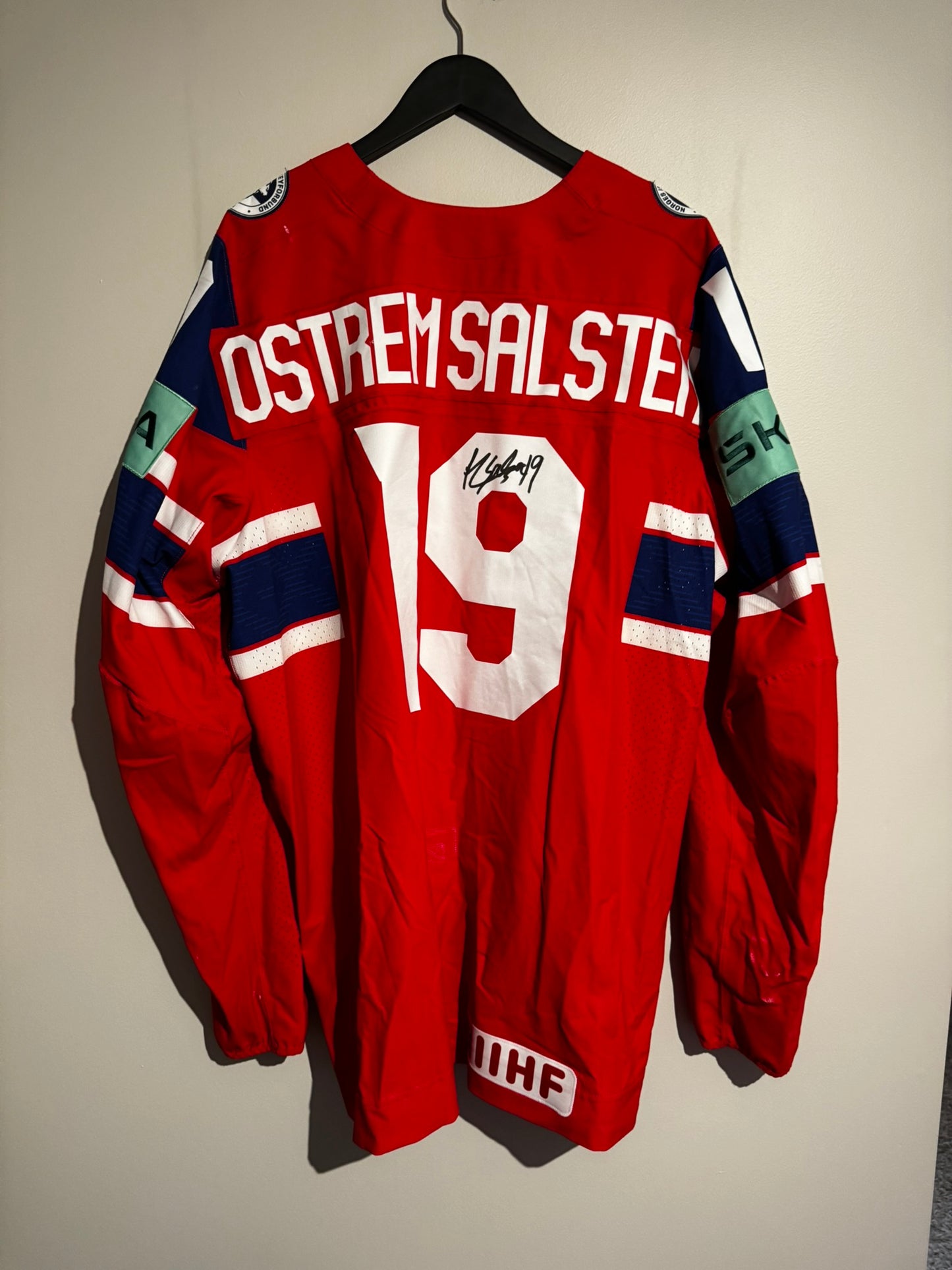 19 Østrem Salsten, signert