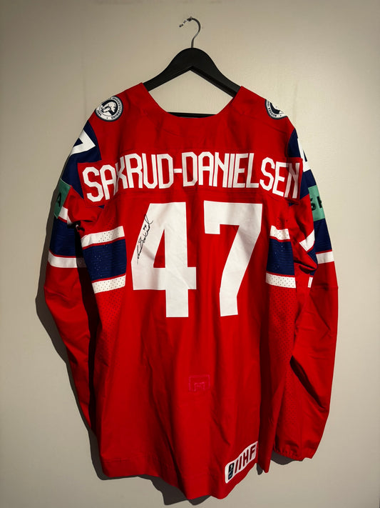 47 Saxrud-Danielsen, signert